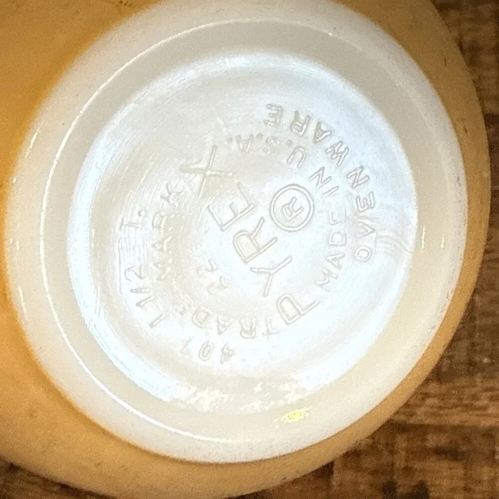 PYREX 407 SMALL NESTING BOWL Solid Mustard Yellow White Rim 1 1/2 Pt Vintage